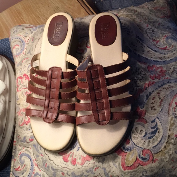 BASS Shoes - BASS SANDALS/Wedgies.. Almost new Sz71/2 -